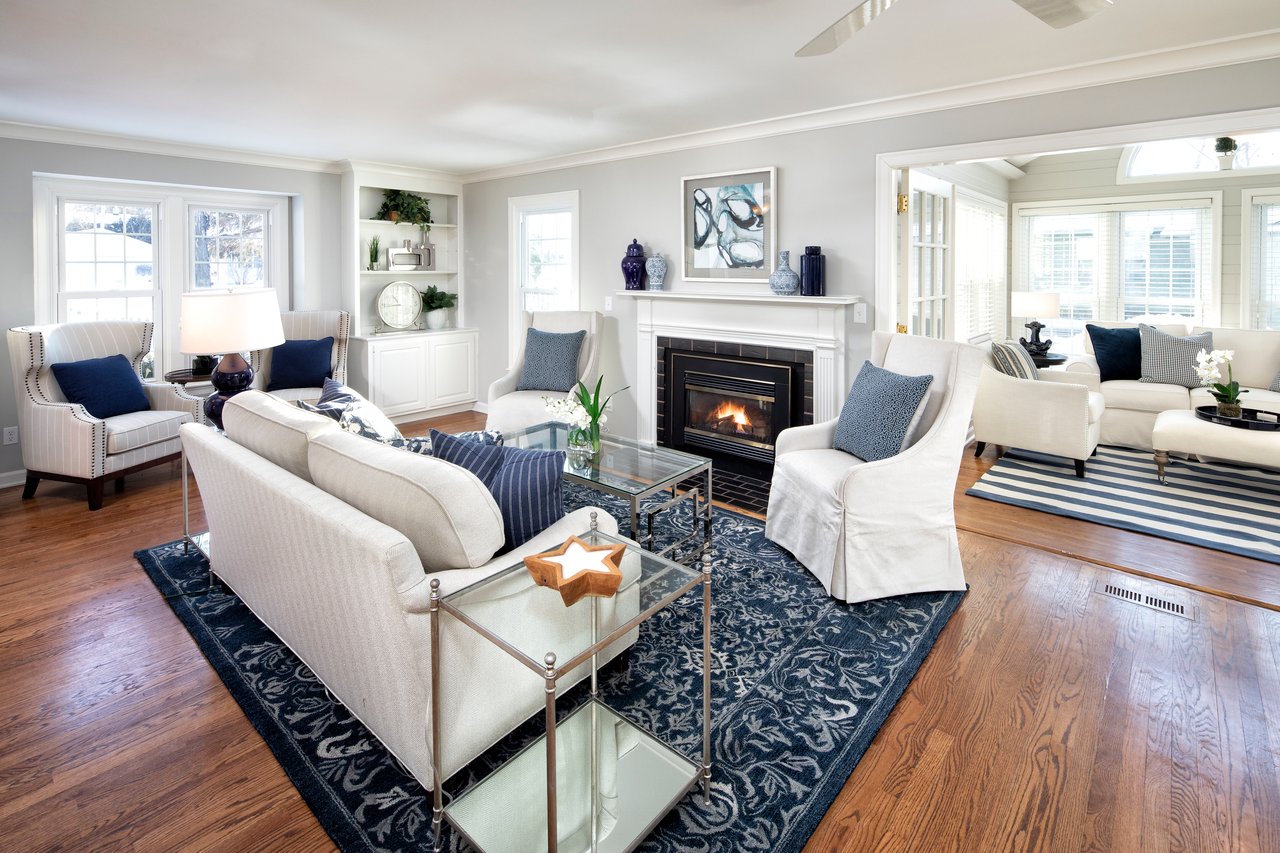 19100 Azure Road | Deephaven