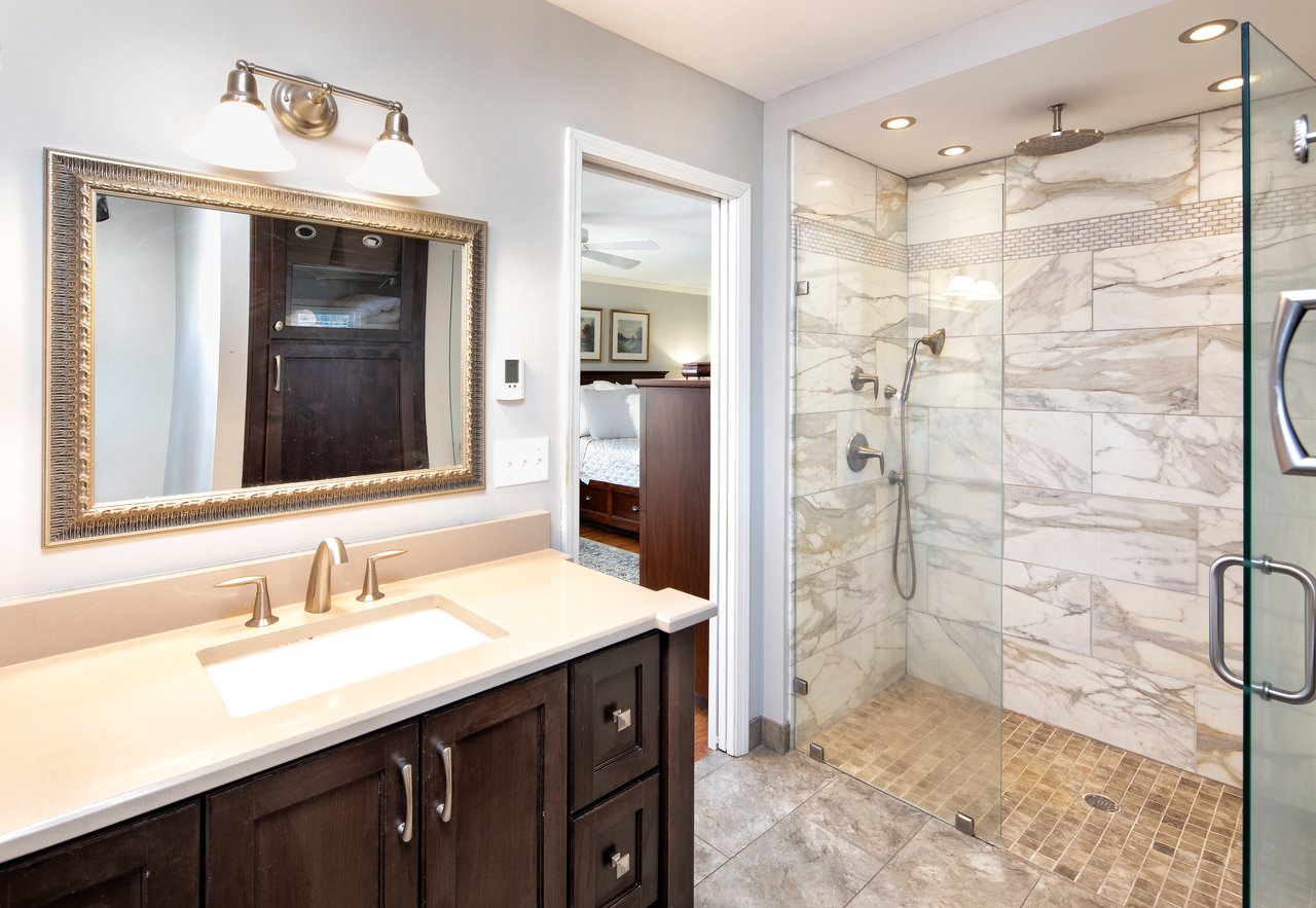 19100 Azure Road | Deephaven