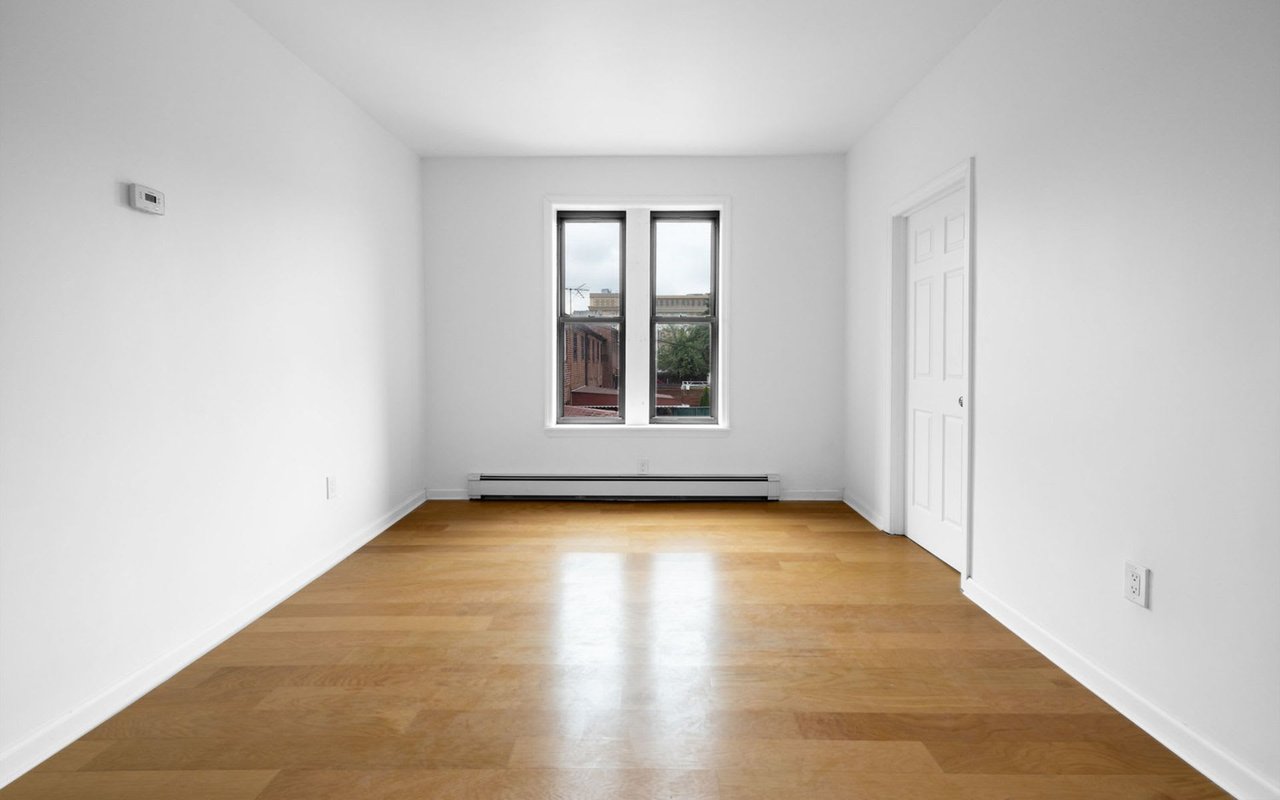 77 Legion St