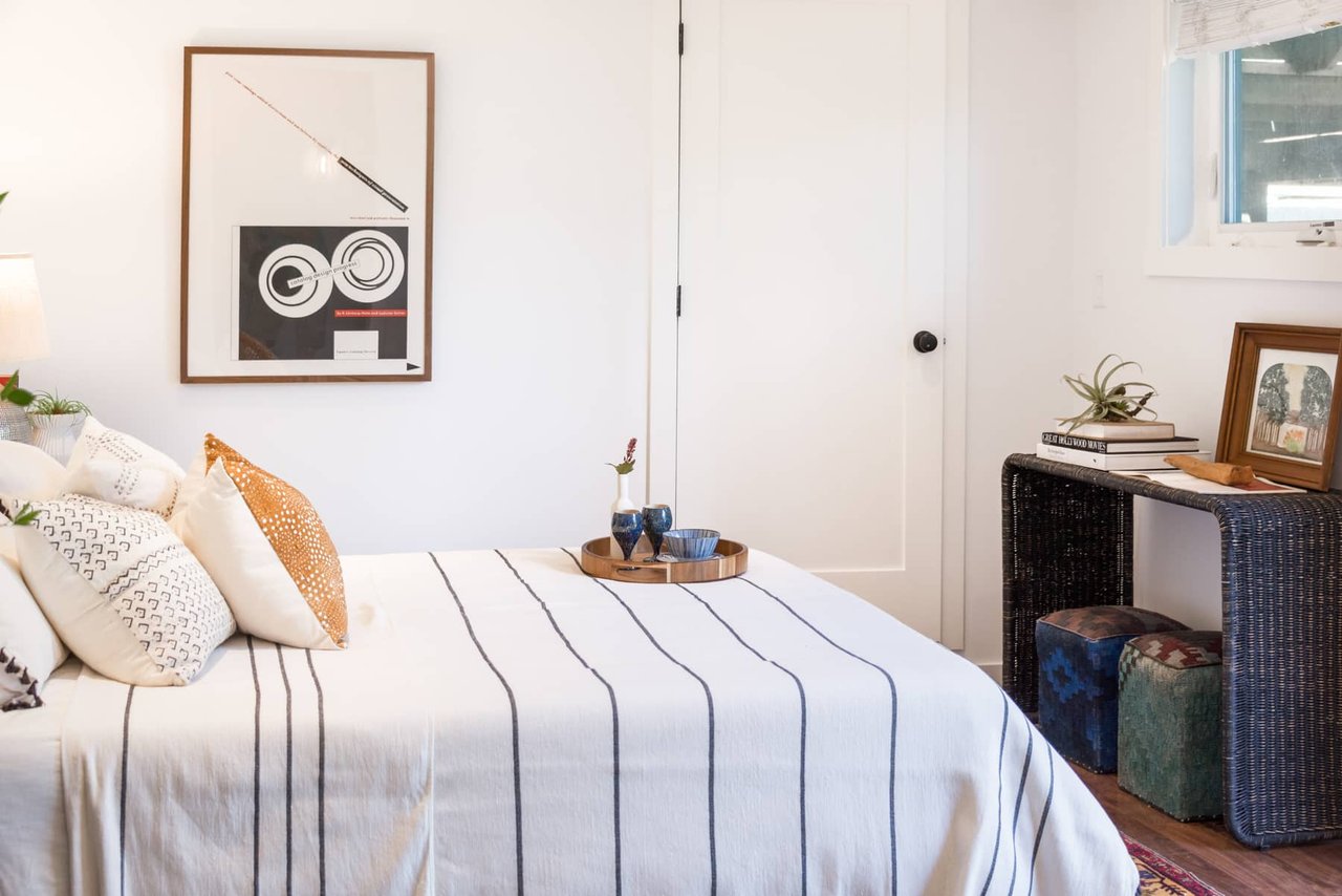 Silver Lake Hide-Away with Views and Guest Suite!