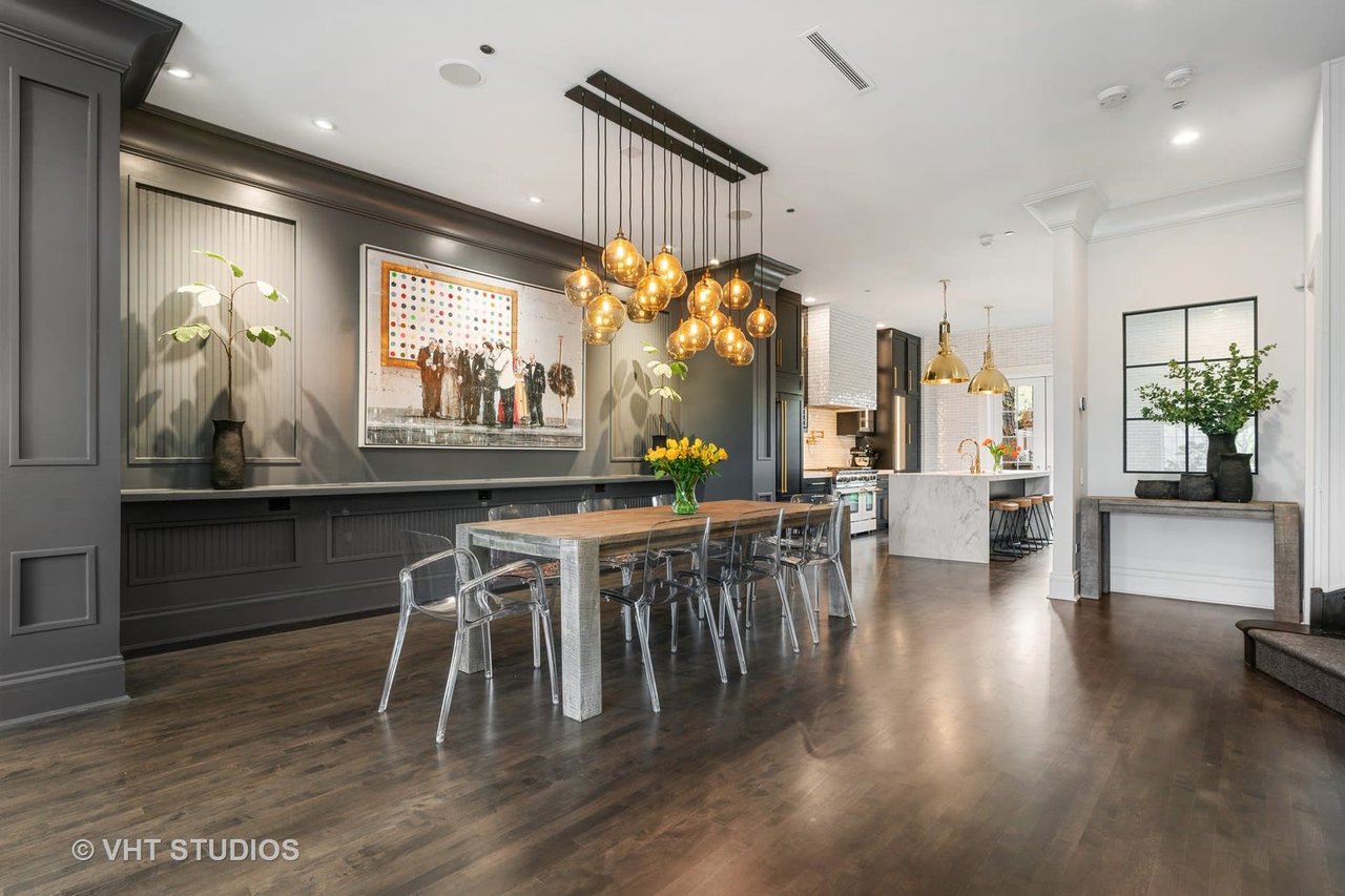 2126 N Lincoln Park West