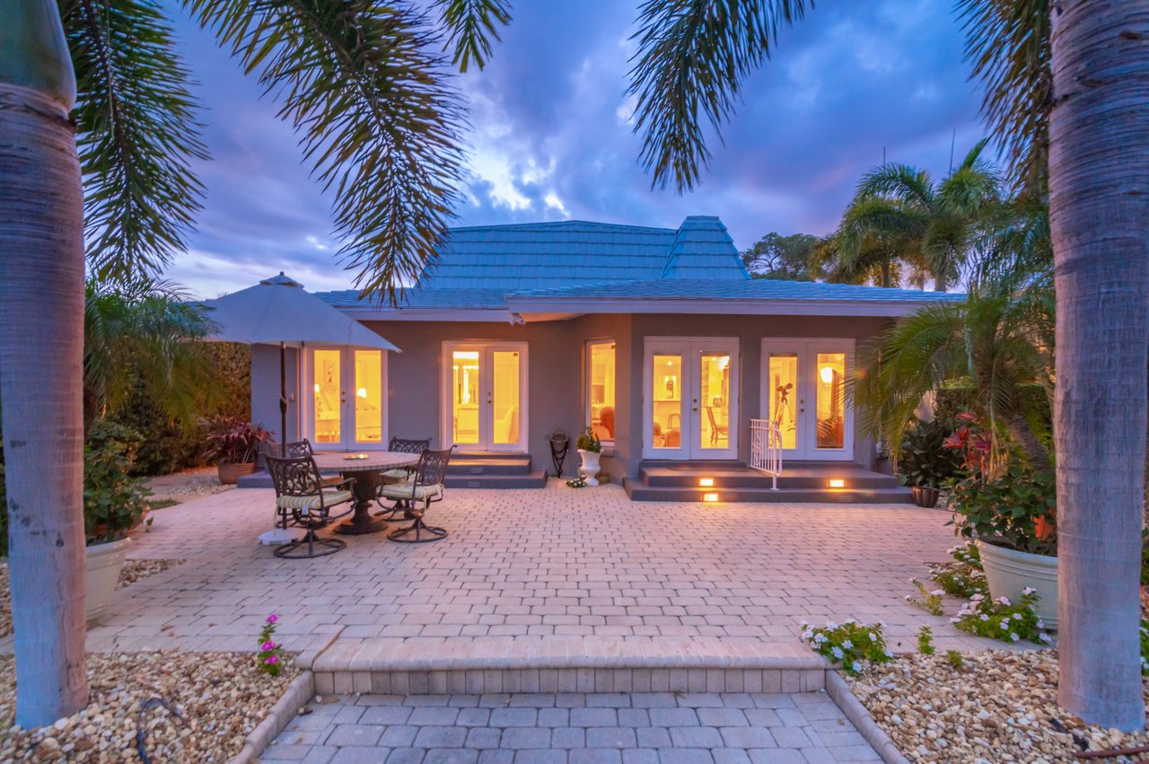 Prestigious Address in Lido Shores