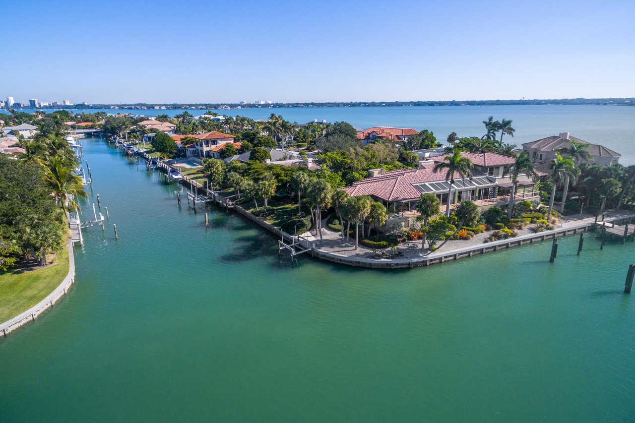 682 Mourning Dove Dr