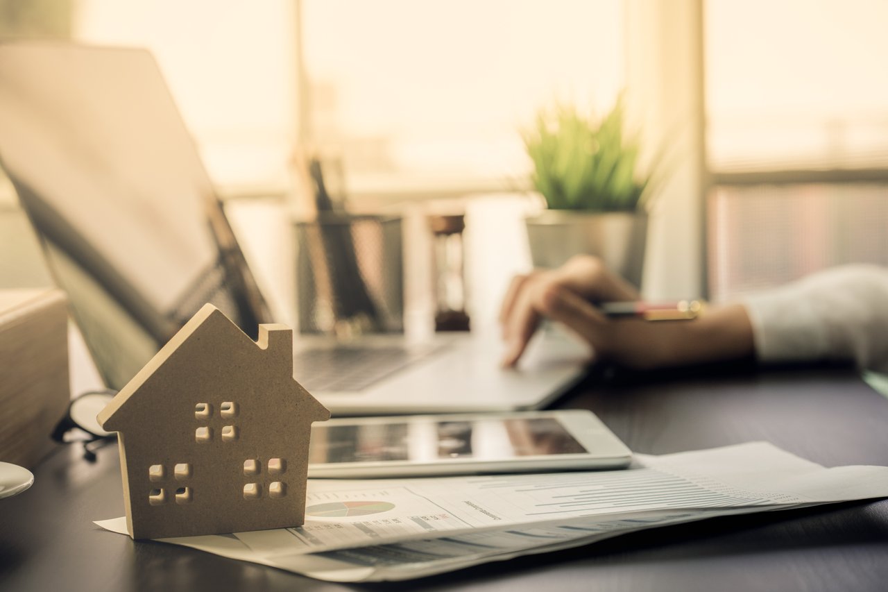 6 Ways Buying Real Estate Saves You on Taxes