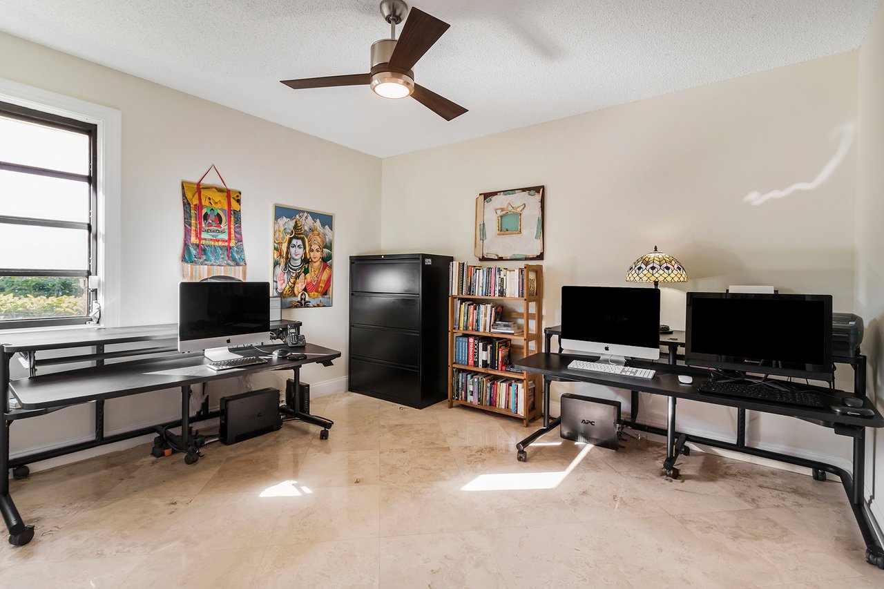 2848 NW 28th St