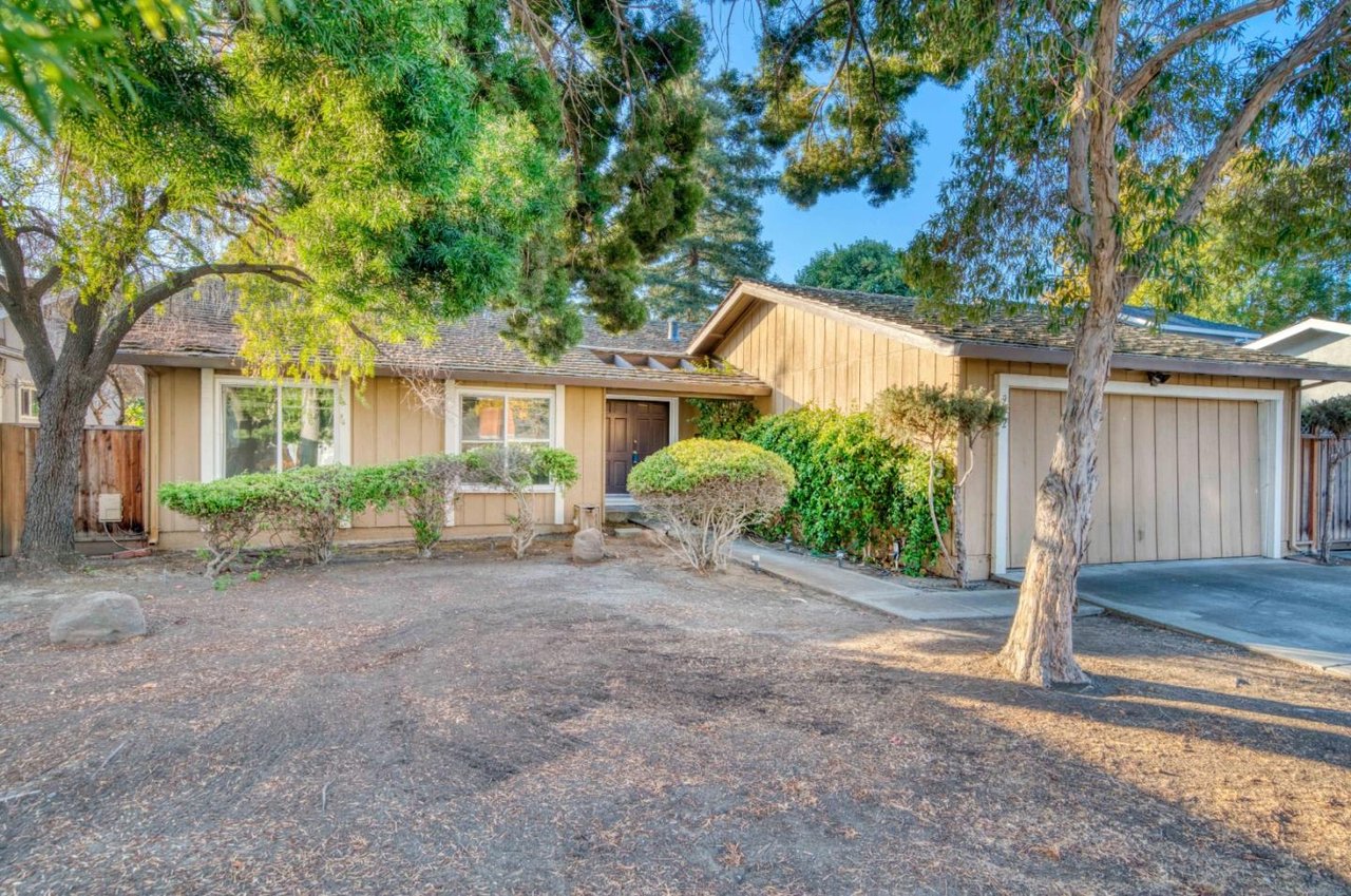 942 Azalea Drive