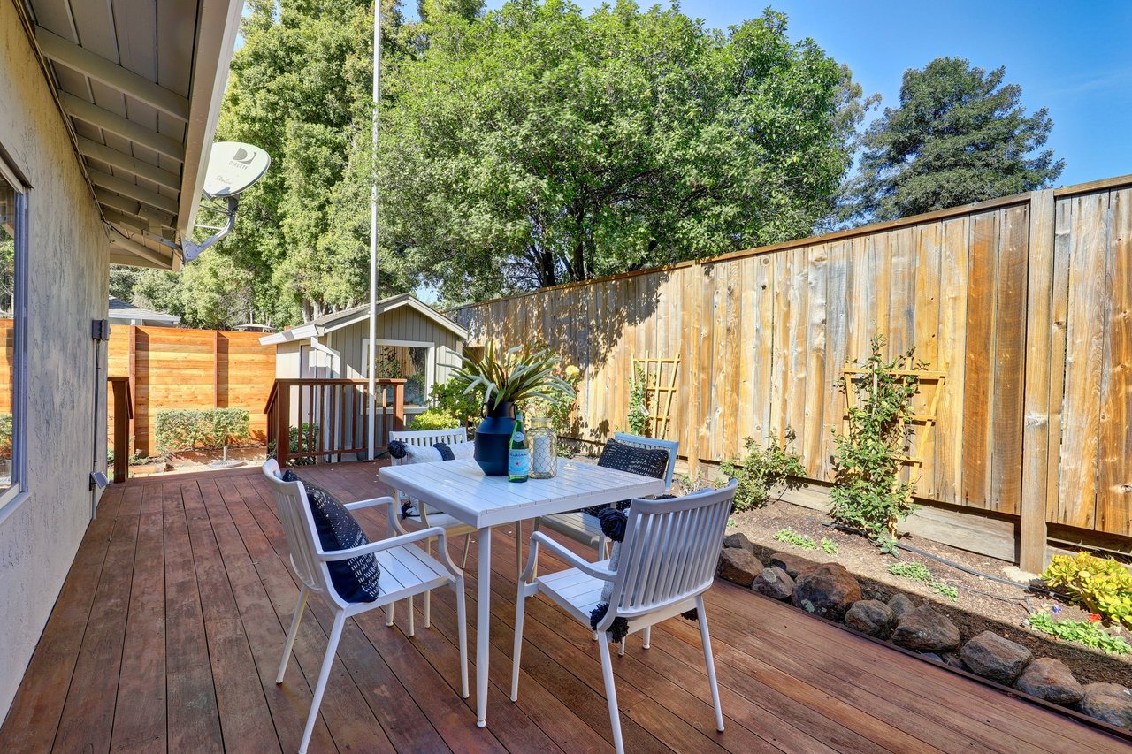 Move in Ready in One of Tiburon's Most Convenient Locations