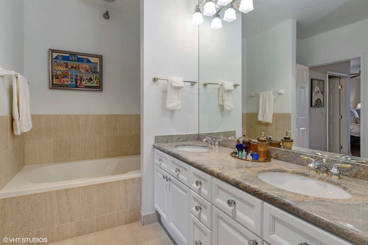 55 W Delaware Pl Unit 313