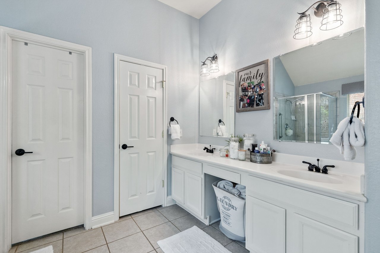 1204 Andrew CV