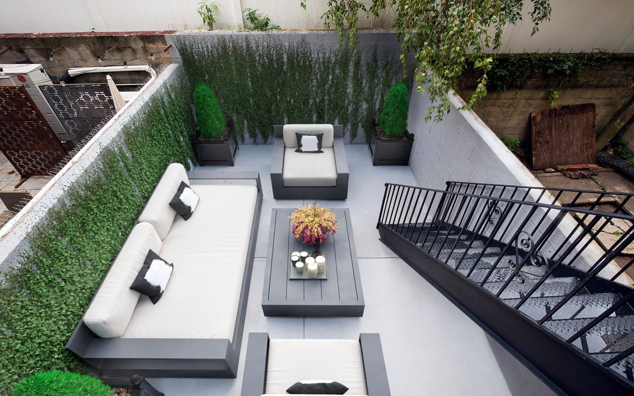 16 W 131st St