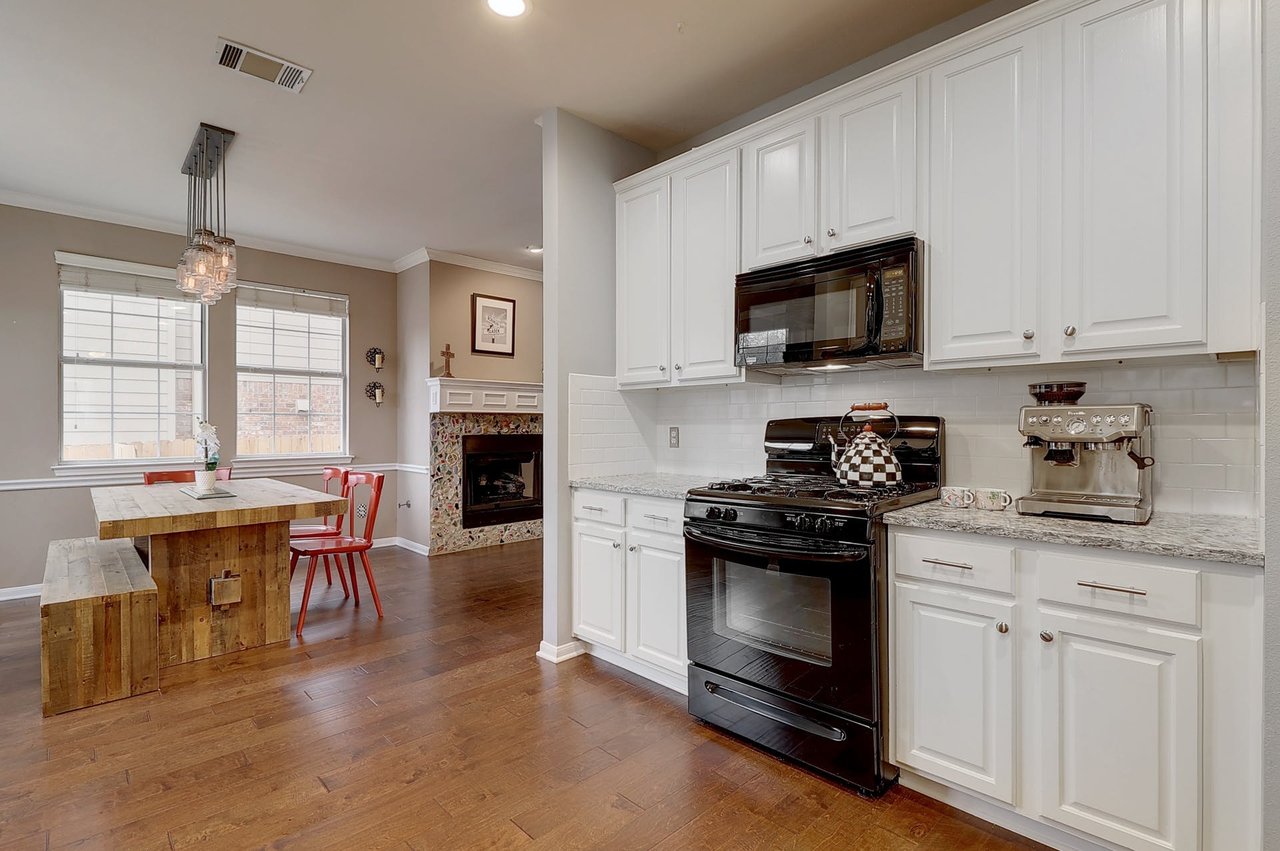 2432 Falcon Dr