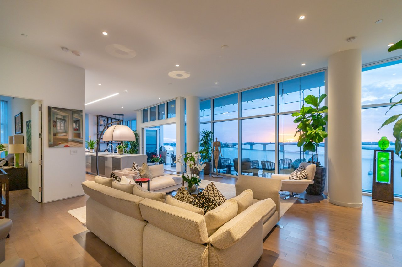 280 Golden Gate Point PH 2