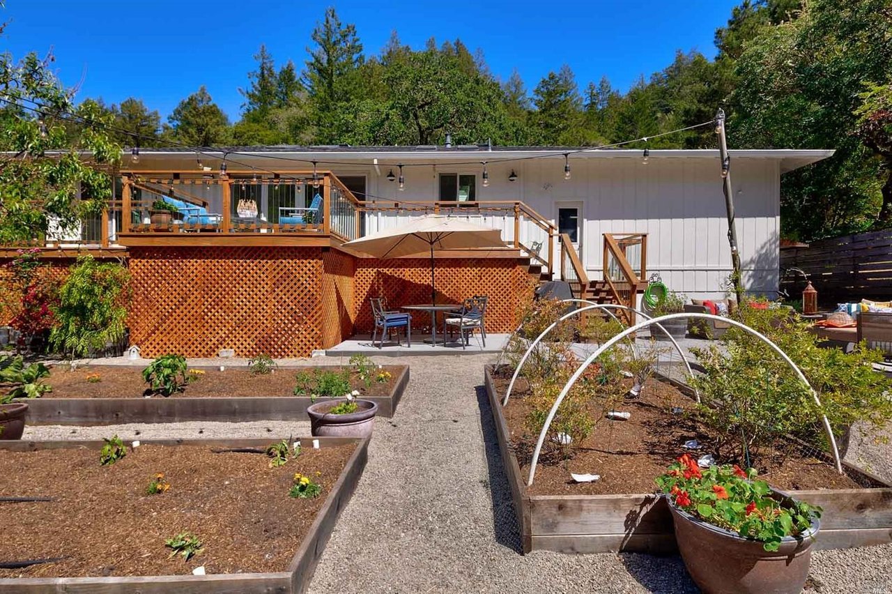 60 Oak Grove Avenue, Woodacre