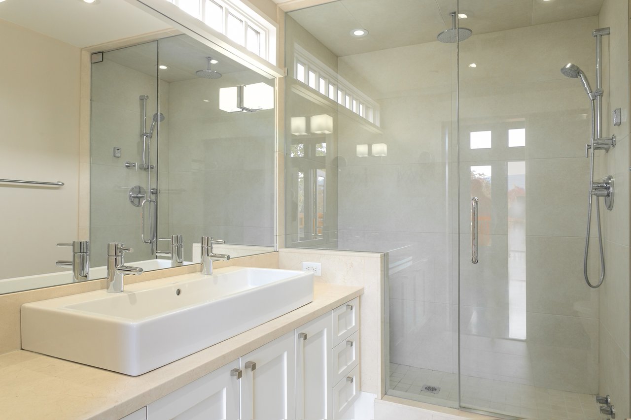 3233 West 3rd Ave, Kitsilano
