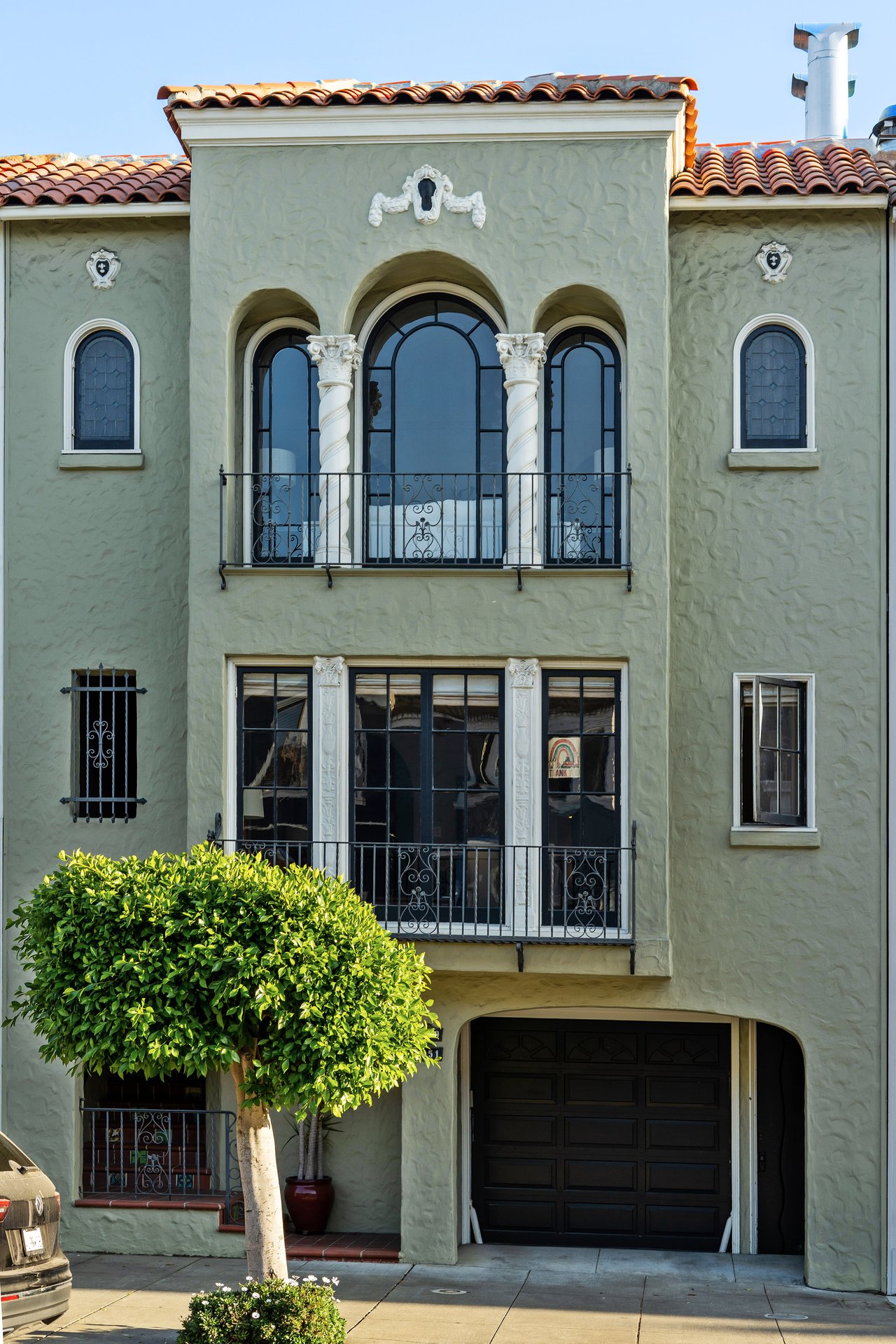 EXCEPTIONAL MARINA HOME