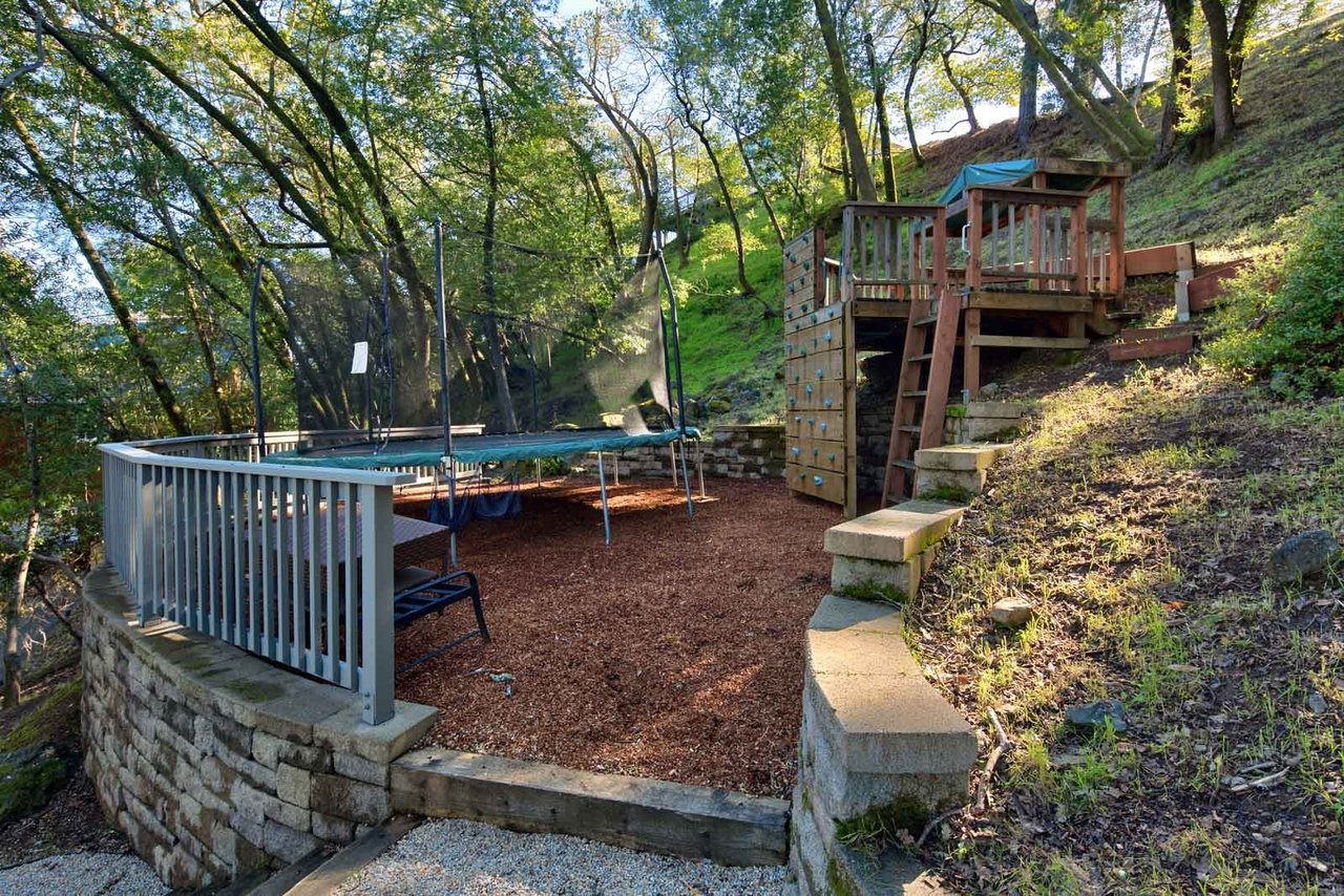 45 Miwok Drive, San Anselmo