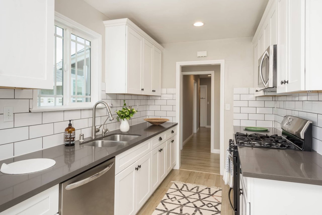 Fantastic 4 Bedroom in super hot Hawthorne