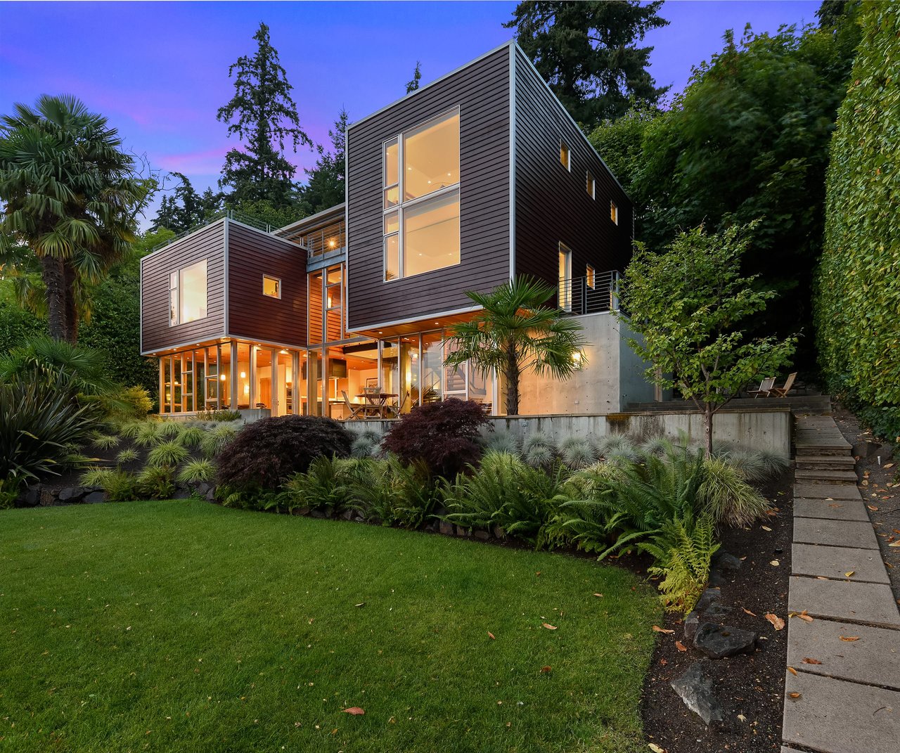 A Prized Residence on Mercer Island