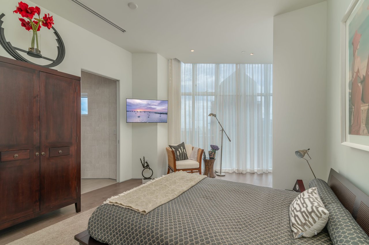 280 Golden Gate Point PH 2