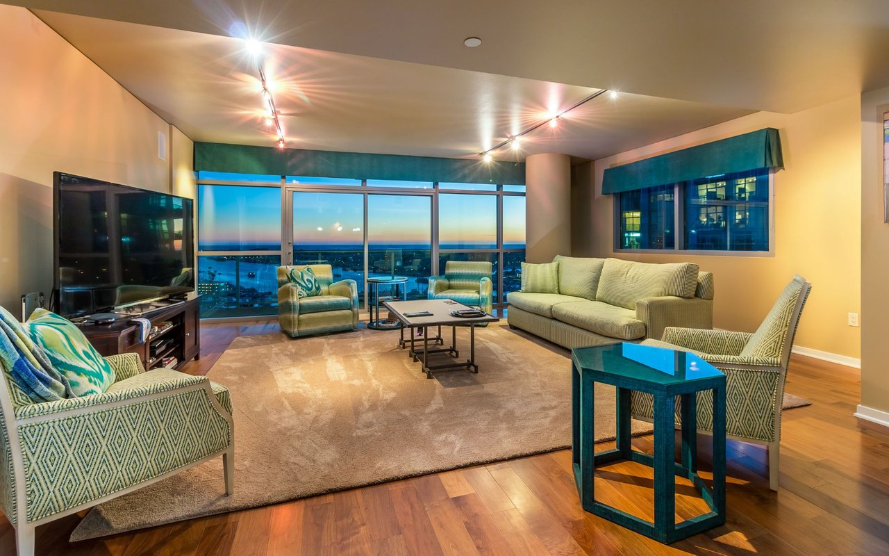13650 Marina Pointe Dr, #1702