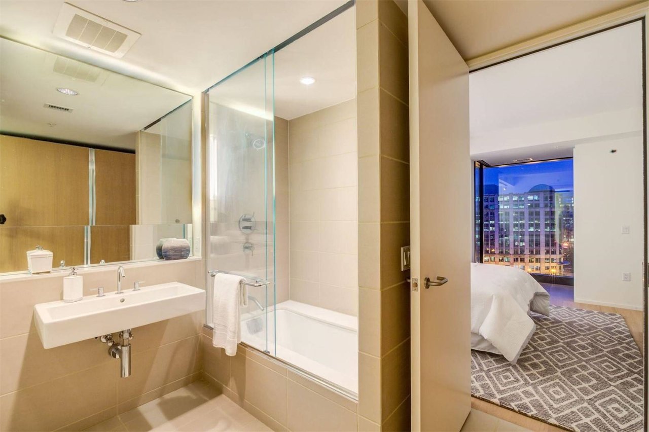 920 I St NW, #1105
