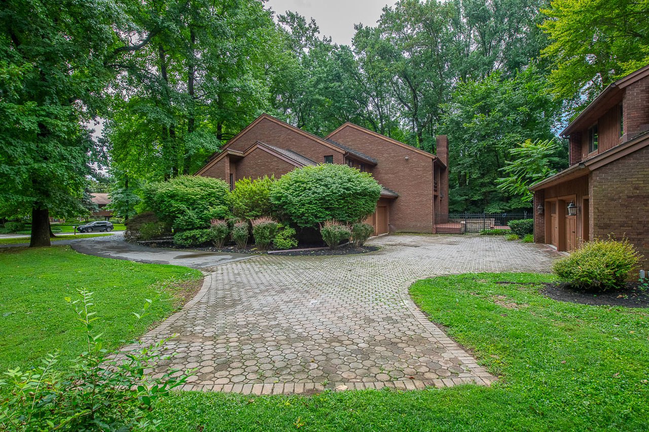 Bryn Mawr Custom Contemporary