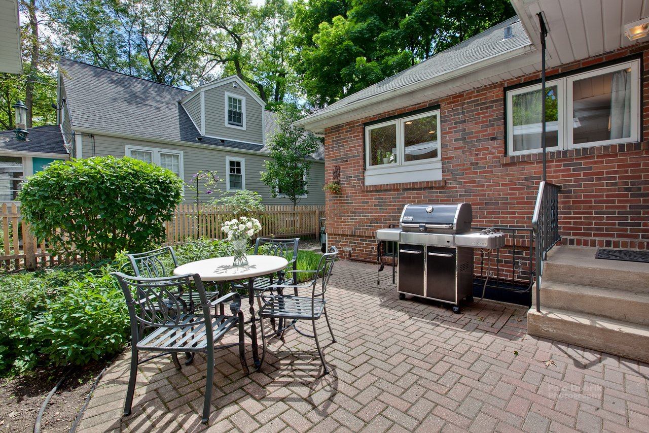 Home Lives Like a Ranch