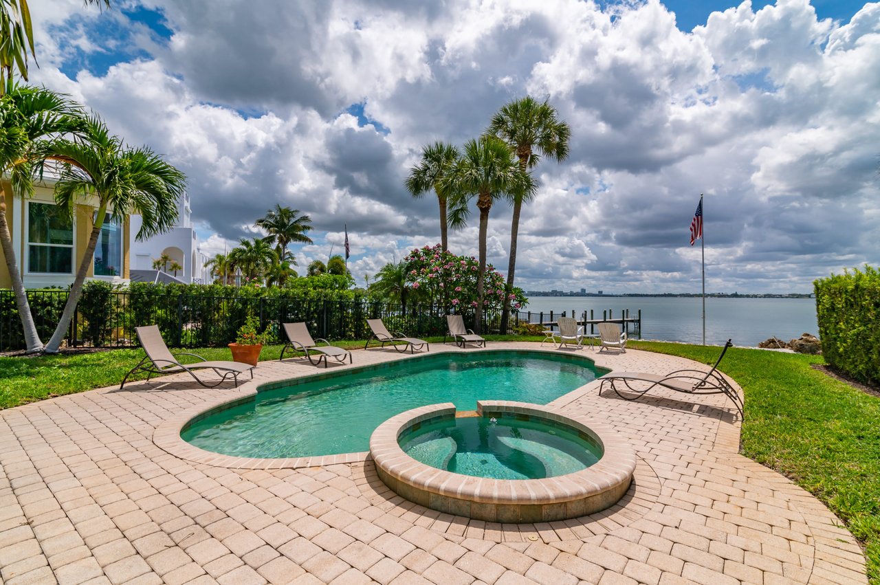 Prestigious Address in Lido Shores