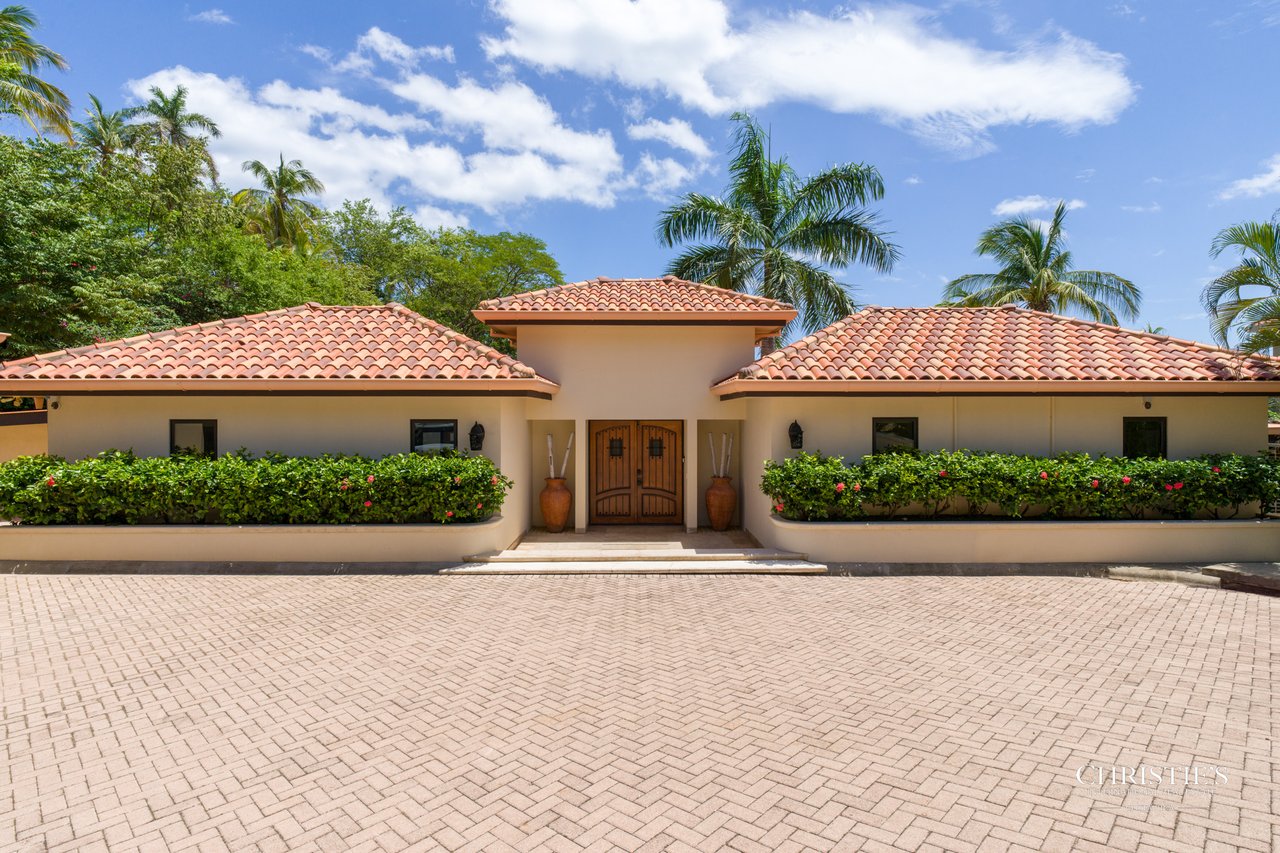 Casa Playa Bonita | Beachfront Luxury Estate in Playa Flamingo