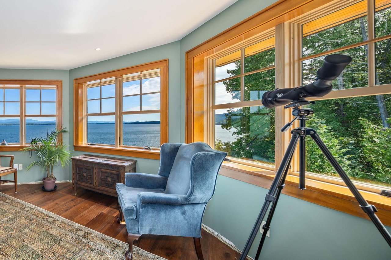 2226 Lake Shore Road