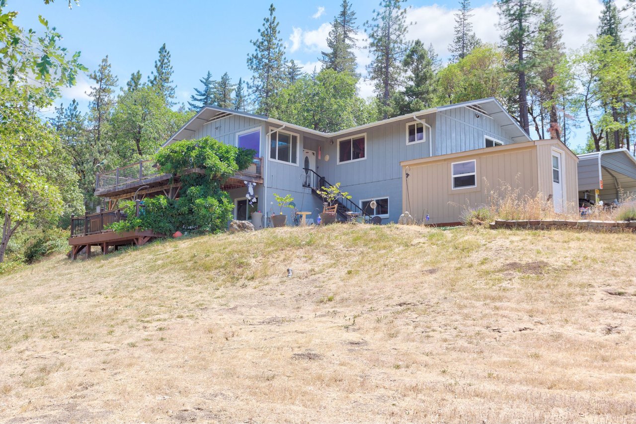 NEW LISTING!