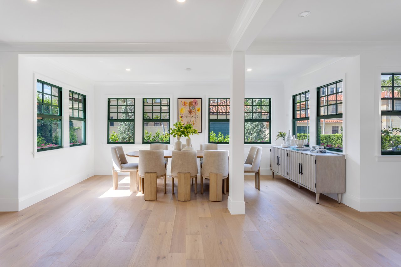 Charming Like New Residence In Town