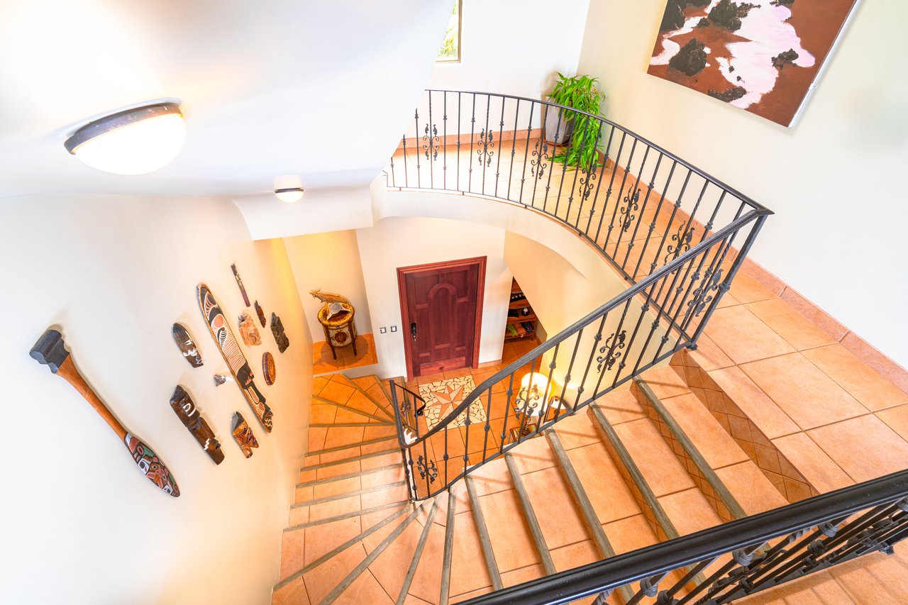 Gorgeous Ocean View 7 Acre Estate, Portalon