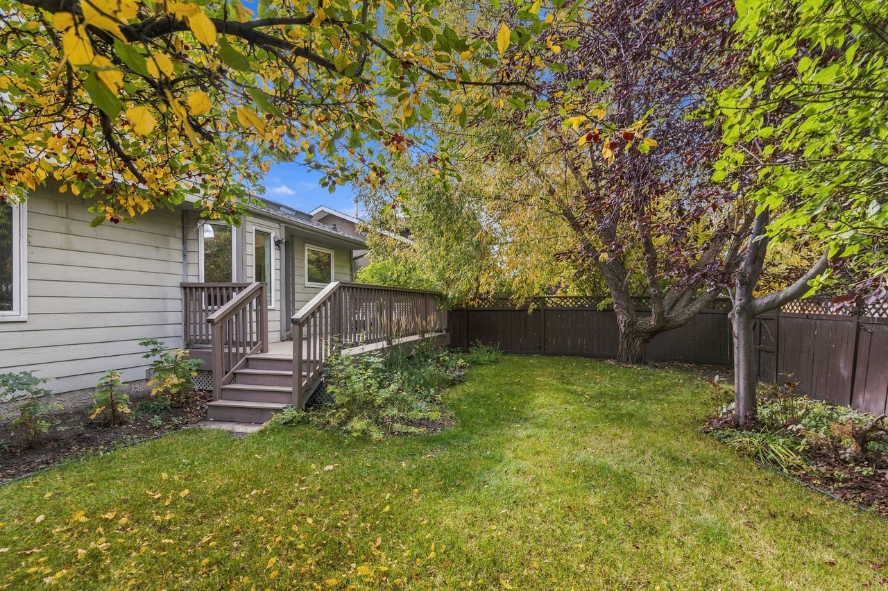 128 Sunvista Close SE