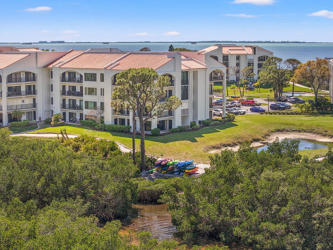 Upgraded 2-Bed Condo in Tarpon Springs with Scenic Views