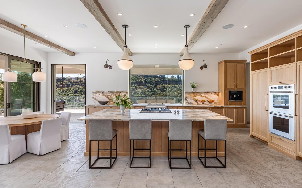 11951 Pinnacle Pl, Beverly Hills