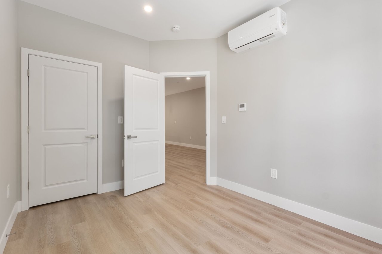 298 Main Street, 2E