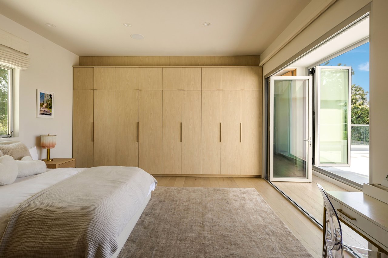 1557 Tower Grove Dr, Beverly Hills