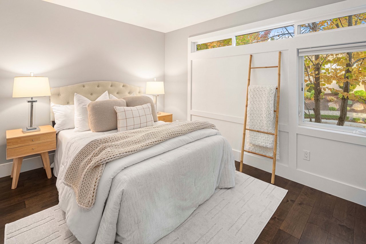 827 Lake Street S Unit: 208