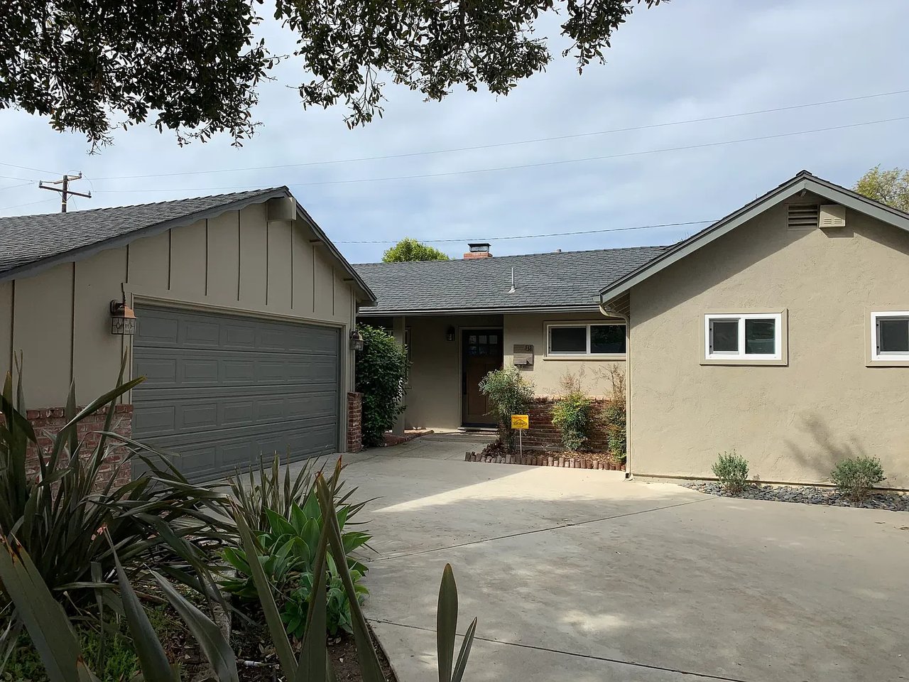 81 Hillview Ave, Ventura, CA 93003