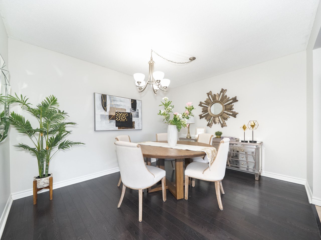 7420 Bathurst Street, 1602