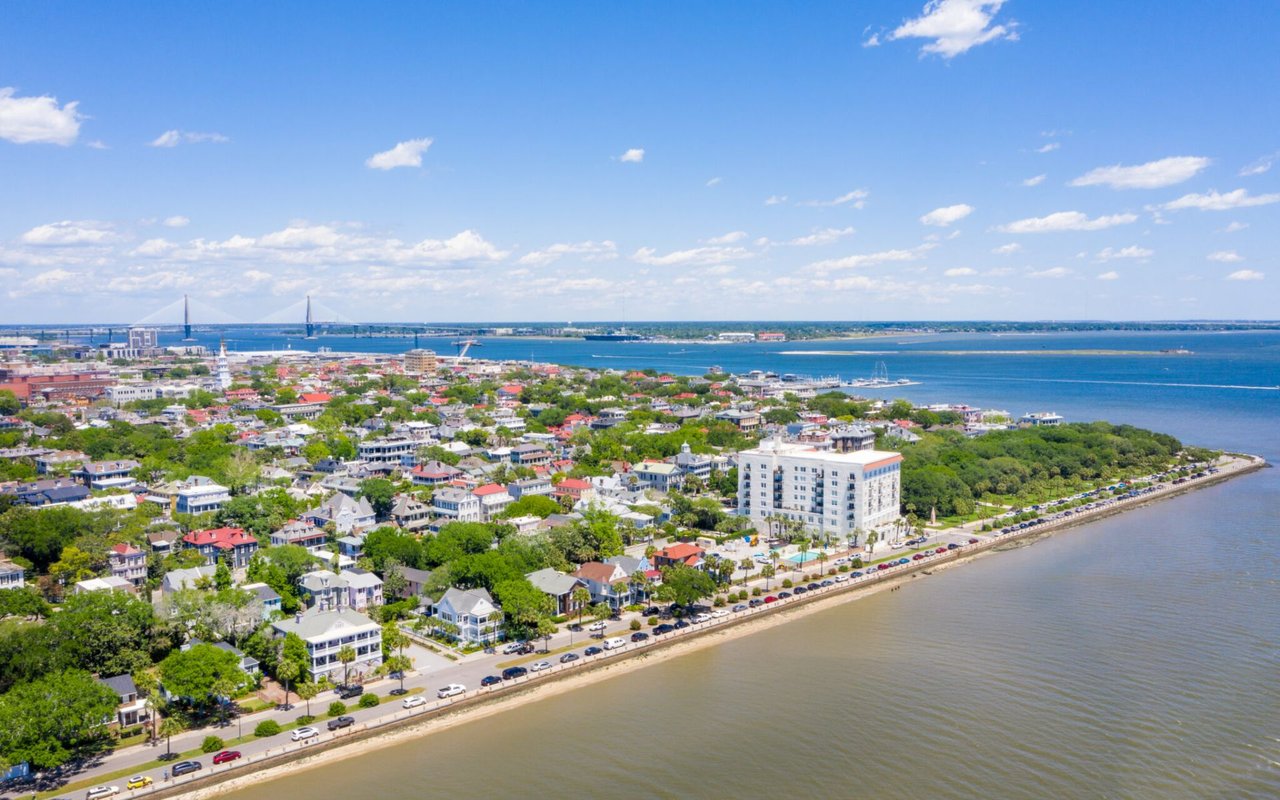 Charleston, SC – We Live Where You Vacation