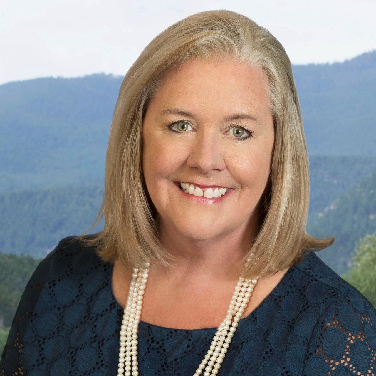 Suzie Countway	Billings, MT Real Estate Agent Headshot
