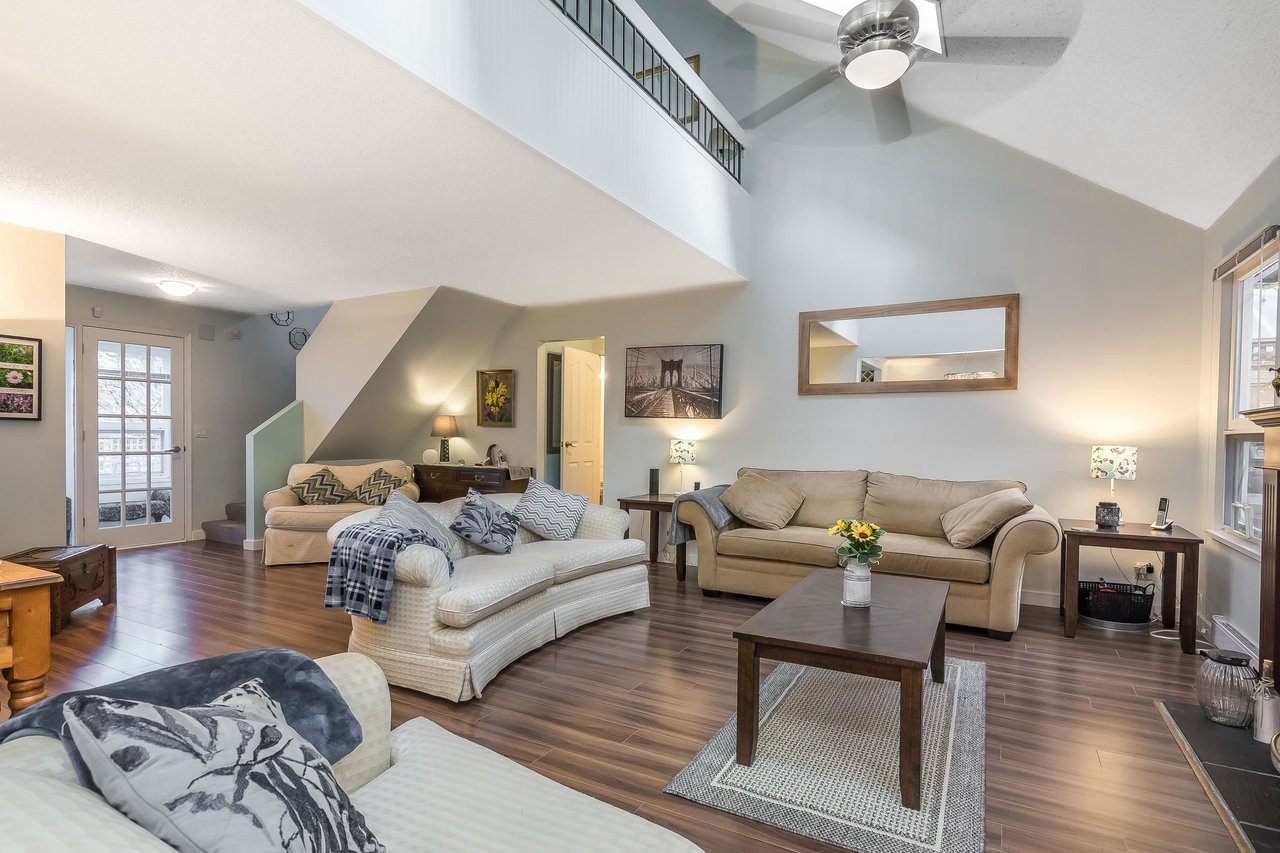 11044 Southridge Rd