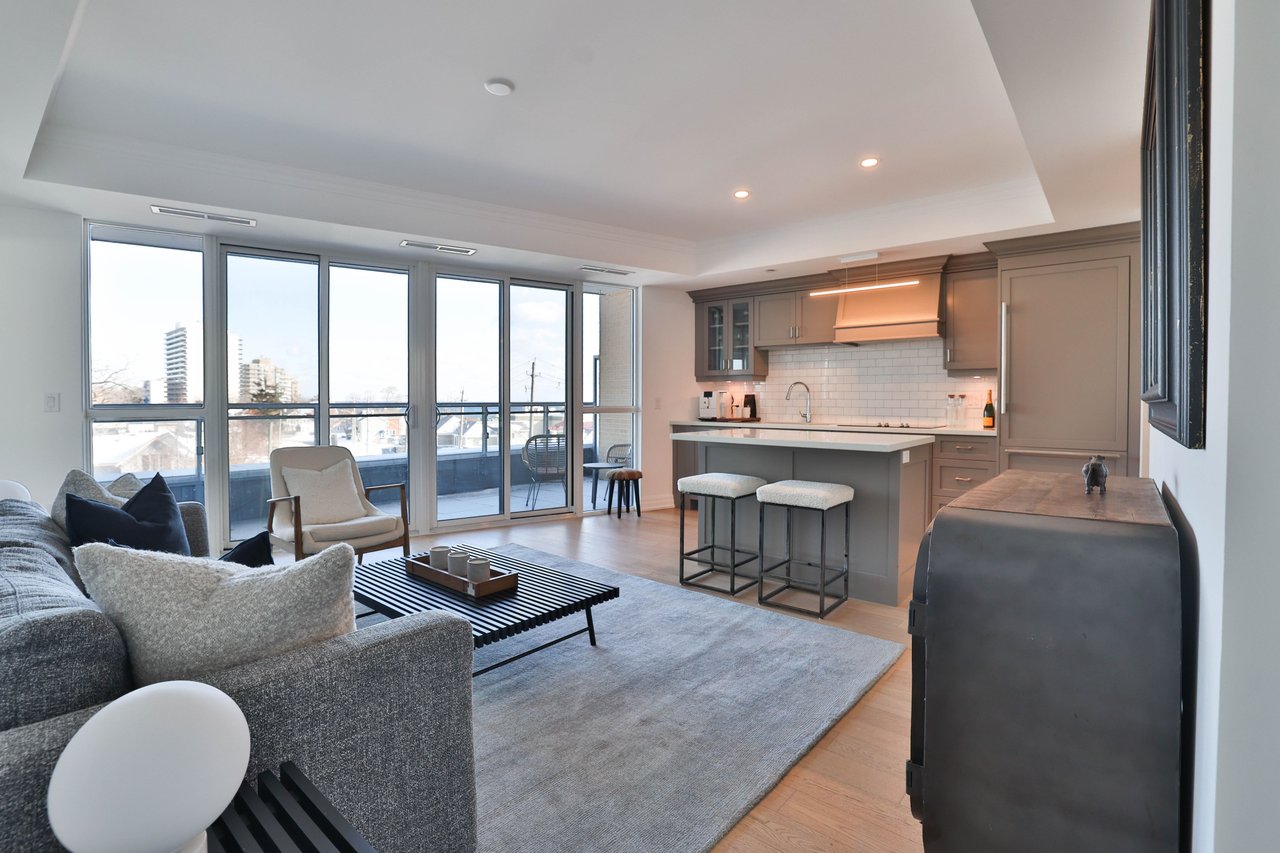 304-2060 Lakeshore Road, Burlington