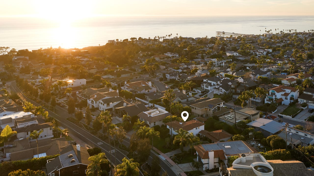 212 W Avenida Valencia