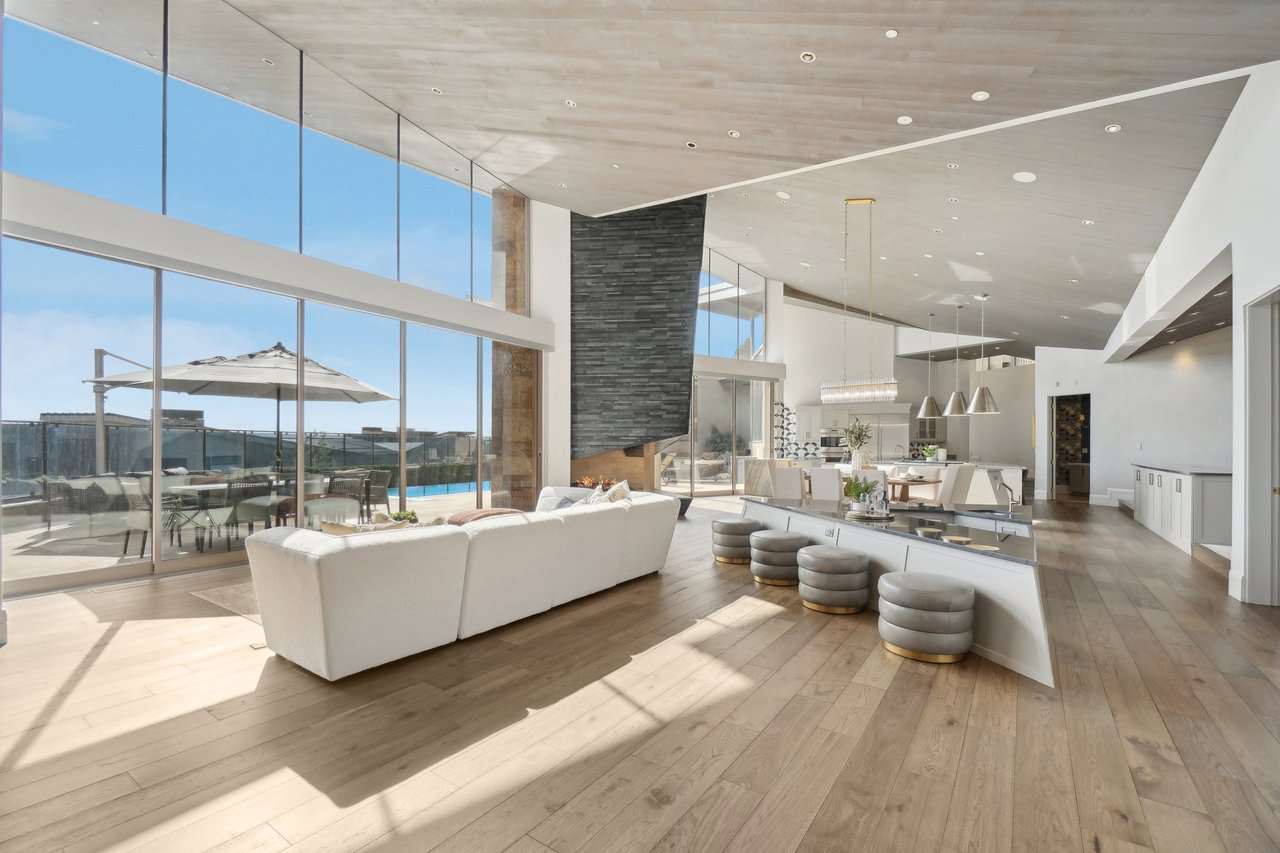 4141 E Canyon Estate Dr