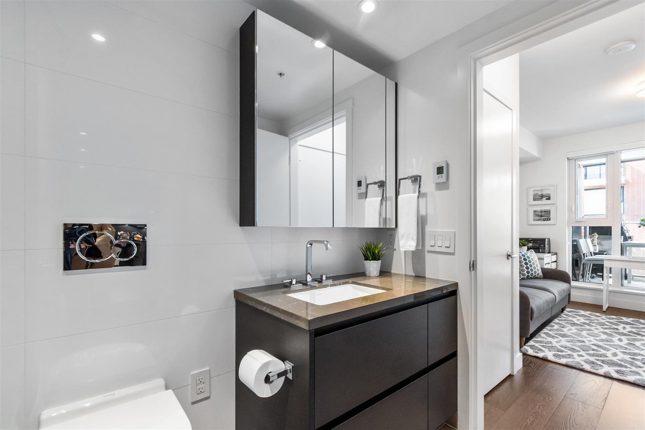 602-1561 W 57th Ave
