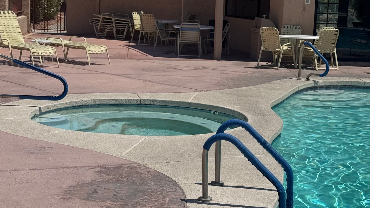 1650 Smoketree Ave S 121 (Rotary Beach/Park)