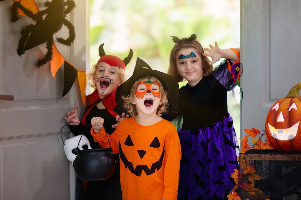 The Best Neighborhoods Around Orlando for Trick-or-Treating This Halloween